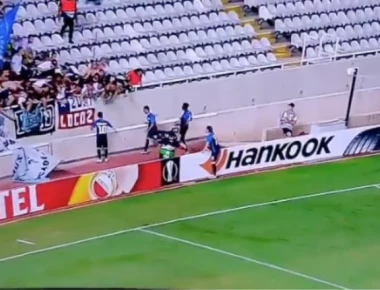 Βίντεο: Πήγε να πανηγυρίσει το γκολ του κι έπεσε μέσα στην... τάφρο του ΓΣΠ!